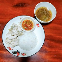 ไก่นึ่งสมุนไพร สูตรย่าจิ๋ม