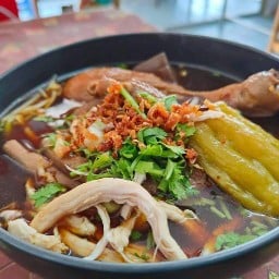 ผัดไทยแม่ทองย้อย -