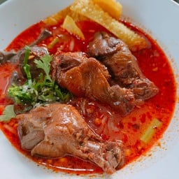 โฟยำไก่ตุ๋น