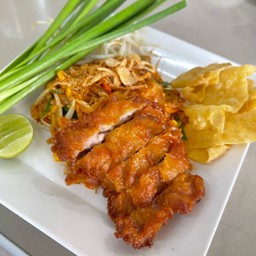 ผัดไทยหมูทอด