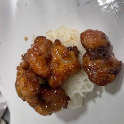 ไก่ฉ่ำคำโต หมูนุ่มนมสด เดอะคัลเลอร์1