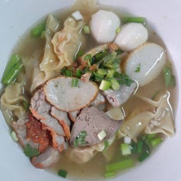 บะหมี่เกี้ยวหมูพิเศษ