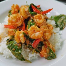 ข้าวราดกระเพรากุ้ง