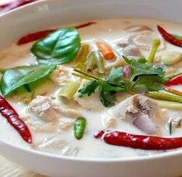 ต้มข่าไก่