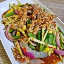 ยำมะม่วงปลากรอบ