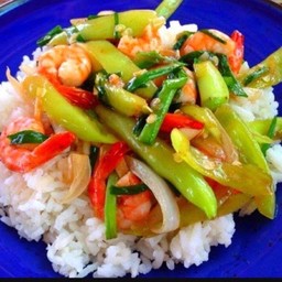 ข้าวผัดพริกอ่อนทะเล