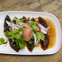 ยำไข่เยี่ยวม้า