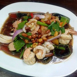 ยำไข่เยี่ยวม้าทะเล