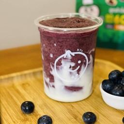บลูเบอรี่สมูทตี้โยเกิร์ต