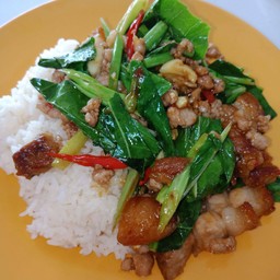 คะน้าหมูกรอบ