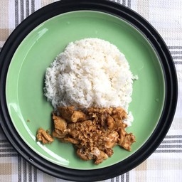 ไก่กระเทียมราดข้าว