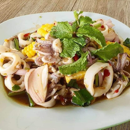 ยำข้าวโพดปลาหมึก