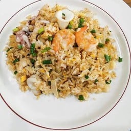 ต้มยำ ข้นๆ ราดหน้าผัดซีอิ้วข้าวผัดอาหารตามสั่ง ป้าสำราญ