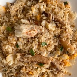 ข้าวผัดปู จานใหญ่