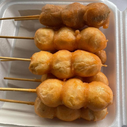 ลูกชิ้นชุปแป้งทอดนายเช by คุณหมอ สาขา 2