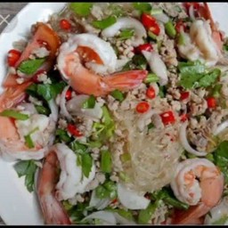 ยำวุ้นเส้นหมุยอหมูสัพ