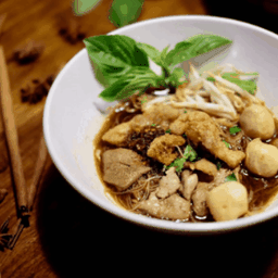 [PROMOTION] เกาเหลาน้ำตกหมู + ข้าวเปล่า + กากหมู แถมฟรี! น้ำเปล่า