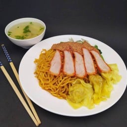 บะหมี่เหลืองเกี๊ยวแห้งหมูแดง