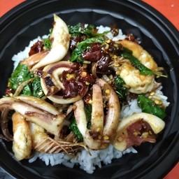 ข้าวกระเพรา(ทะเล)คั่วพริกแห้ง
