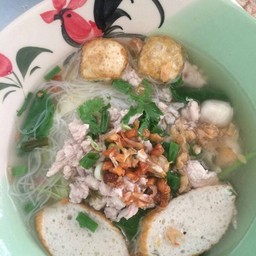 ก๋วยเตี๋ยวน้ำใสจัมโบ้