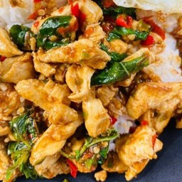 กะเพรา หมูชิ้น