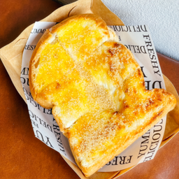 ขนมปังปิ้งเนยน้ำตาล