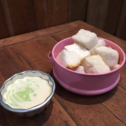 ขนมปังนึ่ง-สังขยาใบเตย