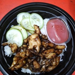 ข้าว(ไก่หมัก)ทอดกระเทียมพริกไทย