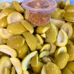 มะม่วงเบาดองเกลือ ชุดละ