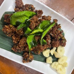 ลาบหมูทอด