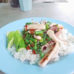 อาหารตามสั่งหน้าล็อค87 ลาดพร้าว87