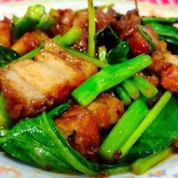 คะน้าหมูกรอบ