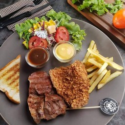 สเต็กหมู/ไก่/ปลา ราดซอสพริกไทยดำ