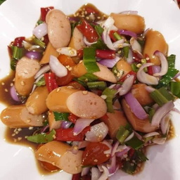 ยำไส้กรอก