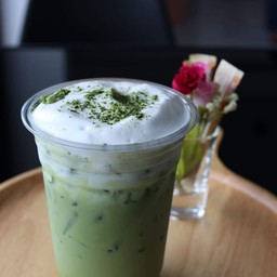 มัทฉะลาเต้เย็นหรือปั่น