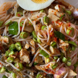 ยำขนมจีน