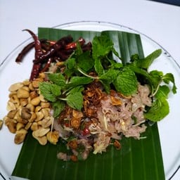 ยำแหนมคั่ว