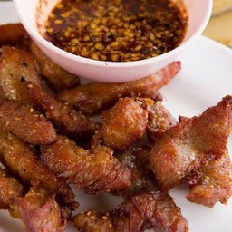 หมูทอดงา ( น้ำจิ้มแจ่ว )