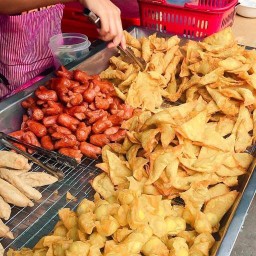 เกี๊ยวทอด ไส้หมูแน่น บ้านฮักเสย ลาดปลาเค้า