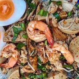 ยำขนมจีนค้านดอกไม้
