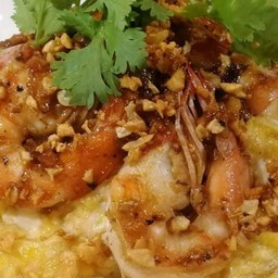 ไข่ข้นราดกุ้งกระเทียมแซบเว่อ