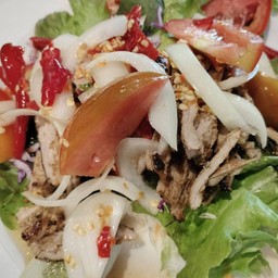 ยำสลัดผักหมูย่าง