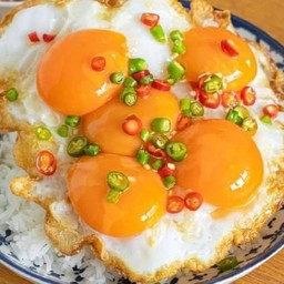 ข้าว ไข่ดาว