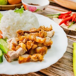 หมูกรอบทอดกระเทียม