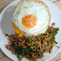 กะเพราพริกแห้ง ไร้น้ำมัน 665