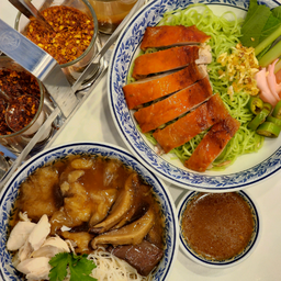 เซตกระเพาะปลาไก่และบะหมี่เป็ดย่าง