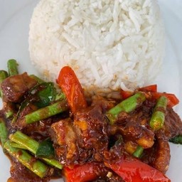 พริกแกงหมูกรอบ