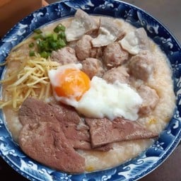 โจ๊กฟักทองหมู ไส้ ตับ ไข่