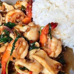 ข้าวกระเพรารวมมิตร