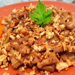 หมูกระเทียม กับข้าว